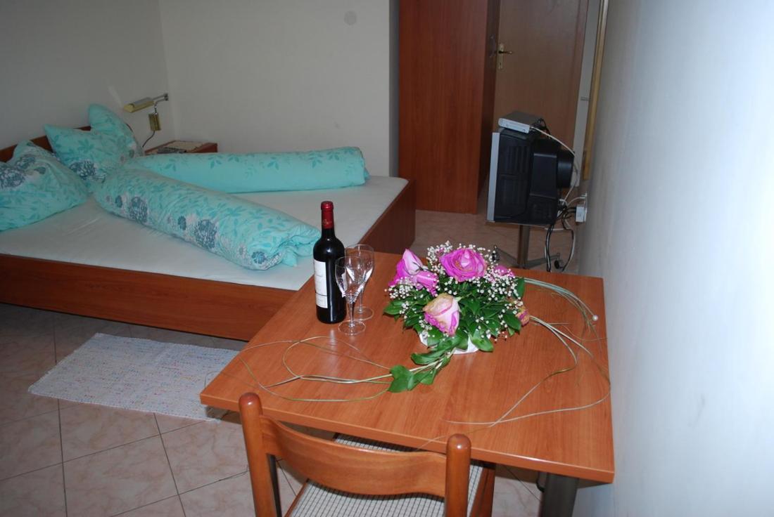 4 Palme Apartments A Funtana Buitenkant foto